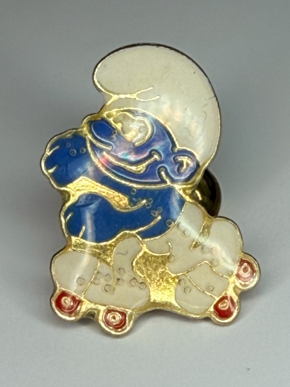 Smurf on skates Enamel Lapel Pin - 1980’s vintage